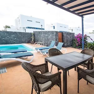 https://villa-teresa-playa-blanca-lanzarote.in-canary-islands.com